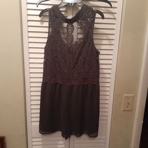 Beautiful grey shorts jumper